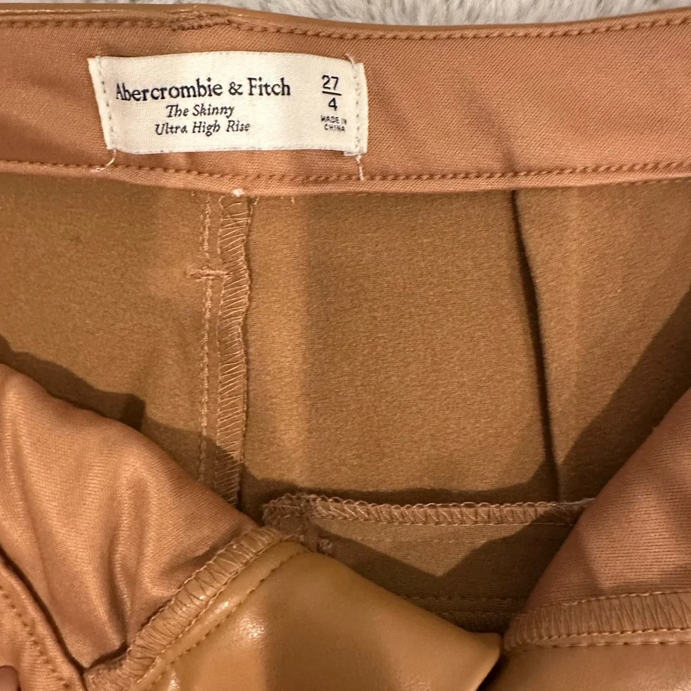 Abercrombie & Fitch Ultra High Rise Faux Leather Pants Women’s 27/4 Caramel